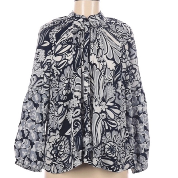 Crown & Ivy Blue White Floral Print Button Up Top - Picture 1 of 4